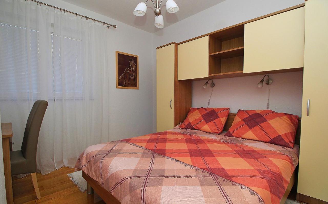 Apartmani Bozena Макарска Екстериор снимка