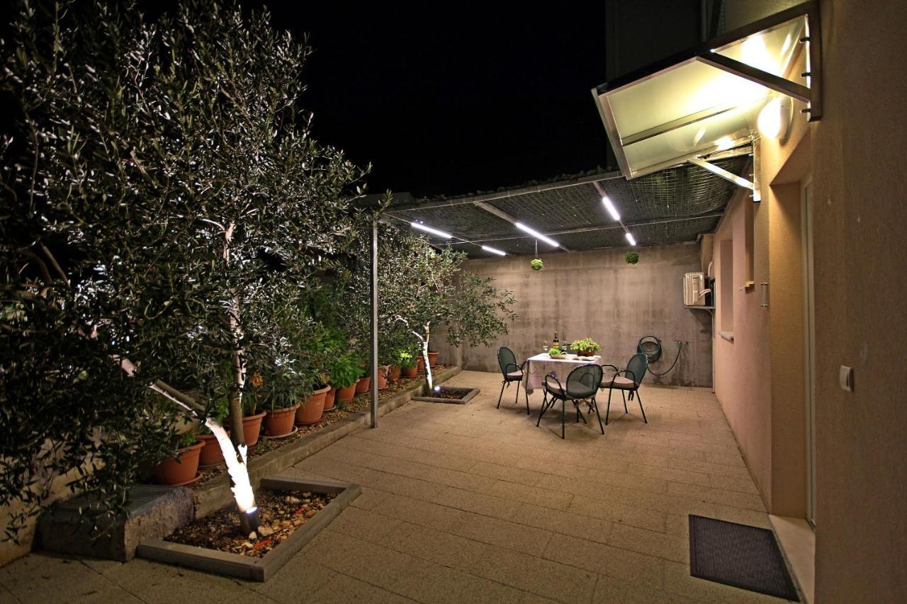 Apartmani Bozena Макарска Екстериор снимка